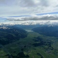 Flugwegposition um 15:01:14: Aufgenommen in der Nähe von Gemeinde Saalfelden am Steinernen Meer, 5760 Saalfelden am Steinernen Meer, Österreich in 2369 Meter